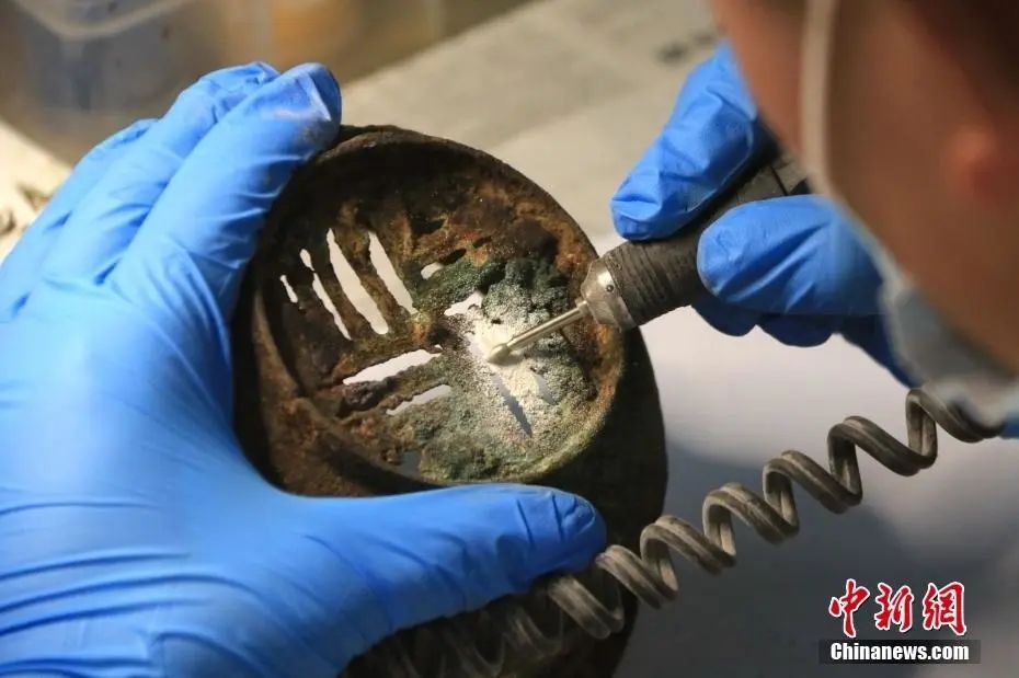 敦煌博物馆金属文物修复