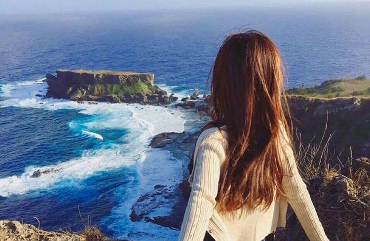 海边徒步旅行